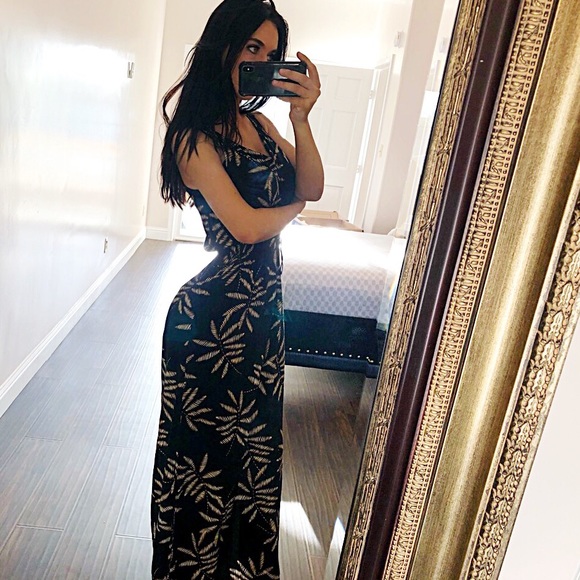 Dresses & Skirts - Maxi dress